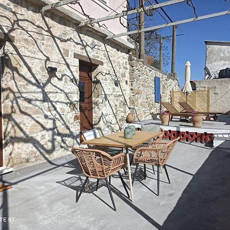 Stairs Homes & Suites Kamaria  Buitenkant foto