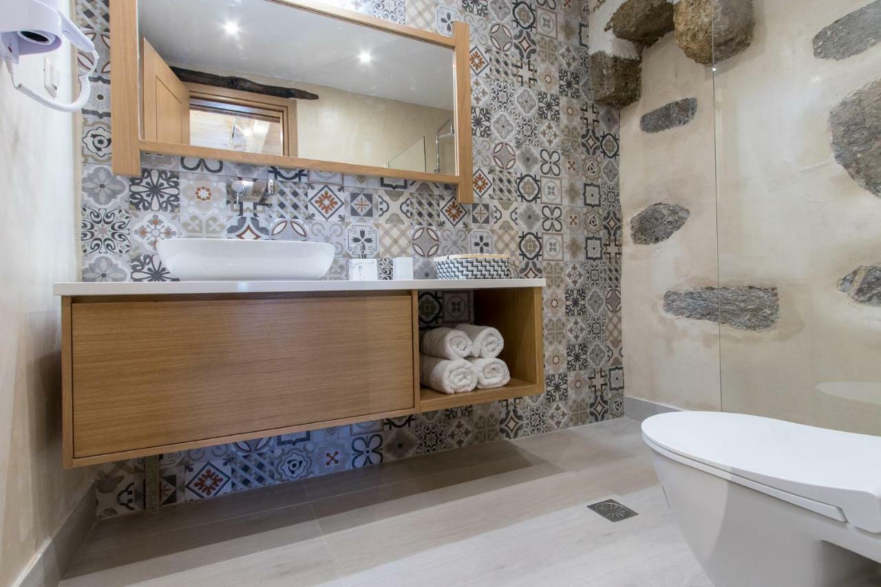 Stairs Homes & Suites Kamaria  Buitenkant foto